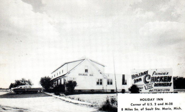 Holiday Inn - Old Postcard